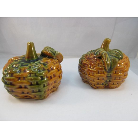 Vintage Small Glazed Basket Weave Ceramic Pumpkin Figurines - Picture 1 of 10